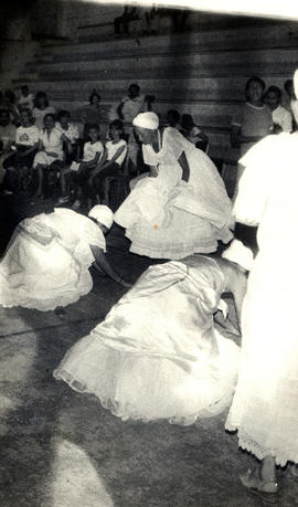 12 - Apresentação cultural no Posto Mobral de Porto Velho/RO, na década de 1980.